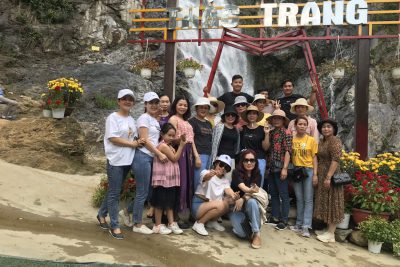 Tổ chức tham quan nhân ngày 08-03